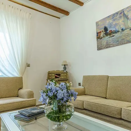 Villa Simantiri
