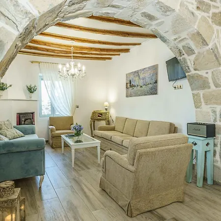 Simantiri Villa